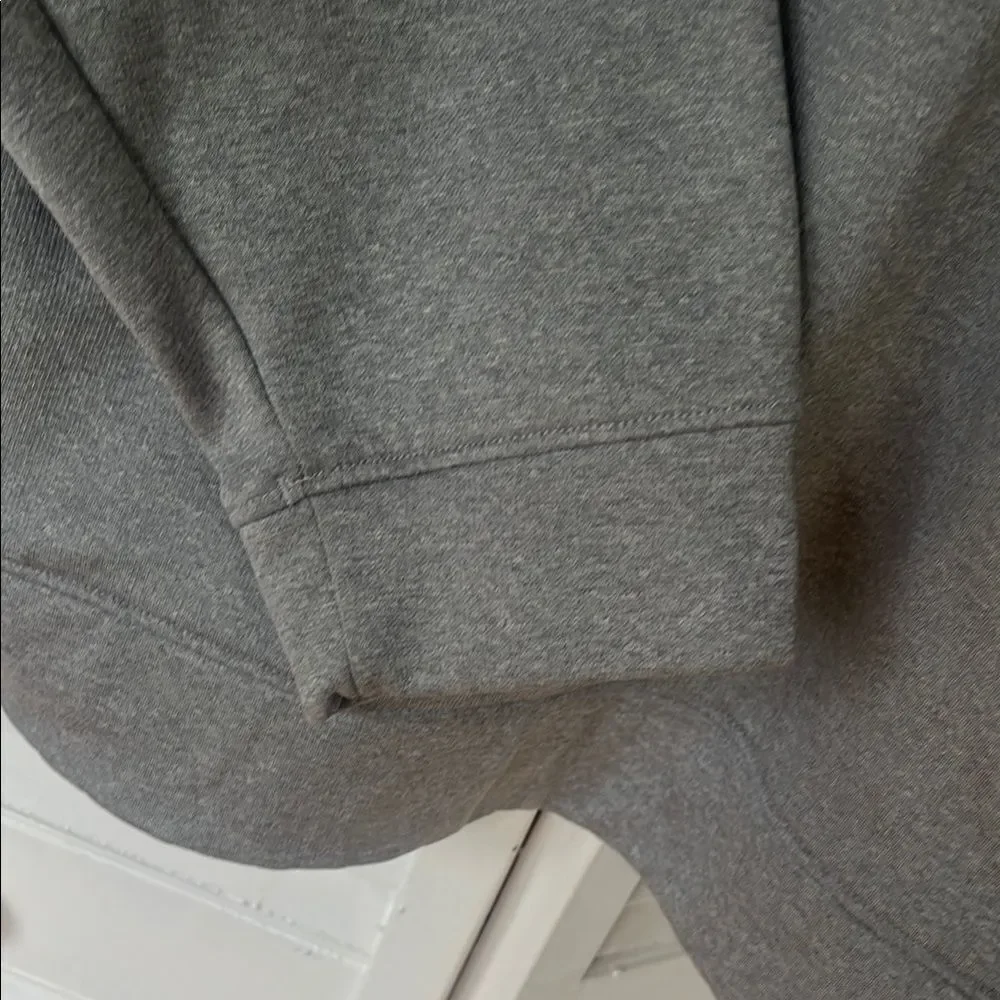 Under Armour Men's Gray Hoodie Sweater